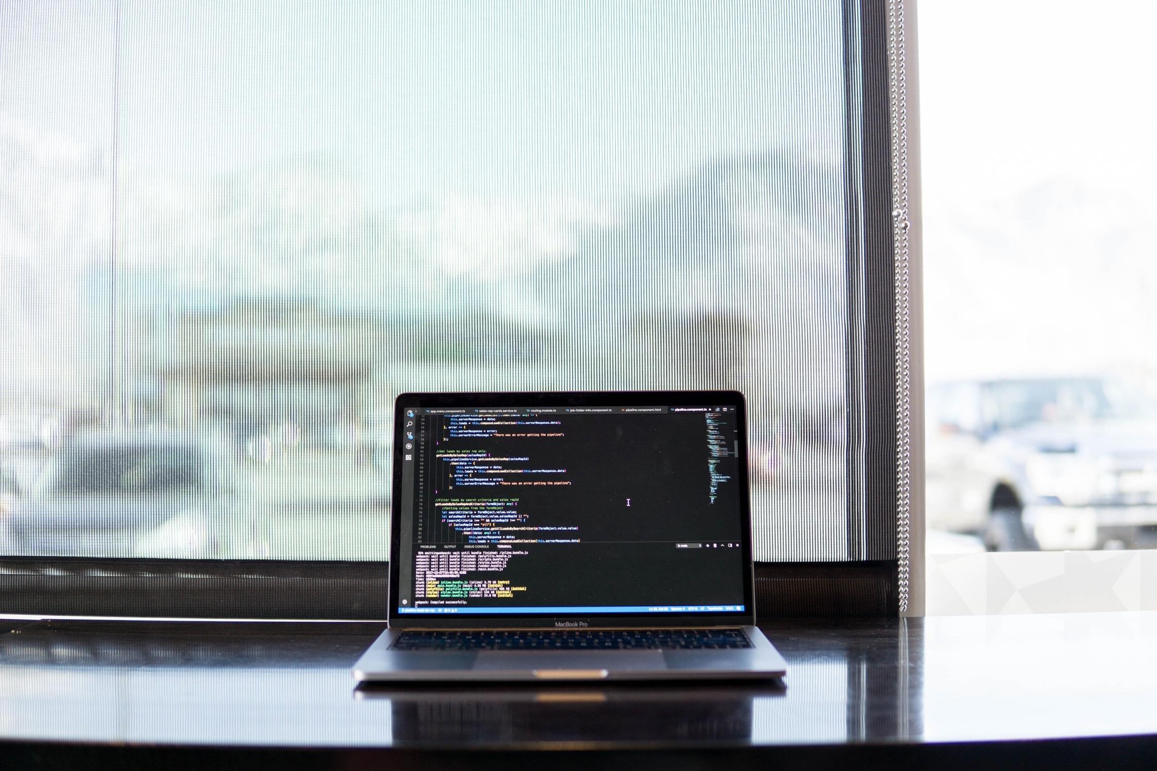 Our engineering internships abroad offer the possibility for engineering students to work on the development of apps and bespoke software.