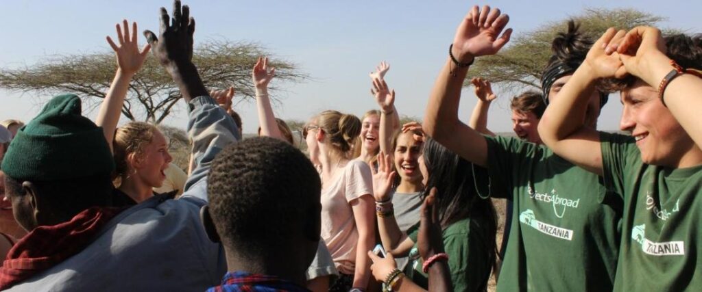 maasai-friends-product-61ba23261d50f.[1090]