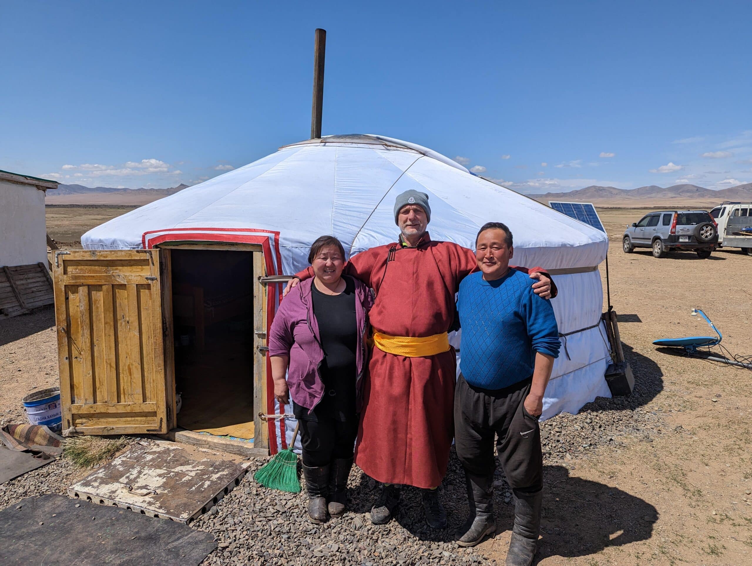 5 Benefits of Volunteering Abroad for Older Adults