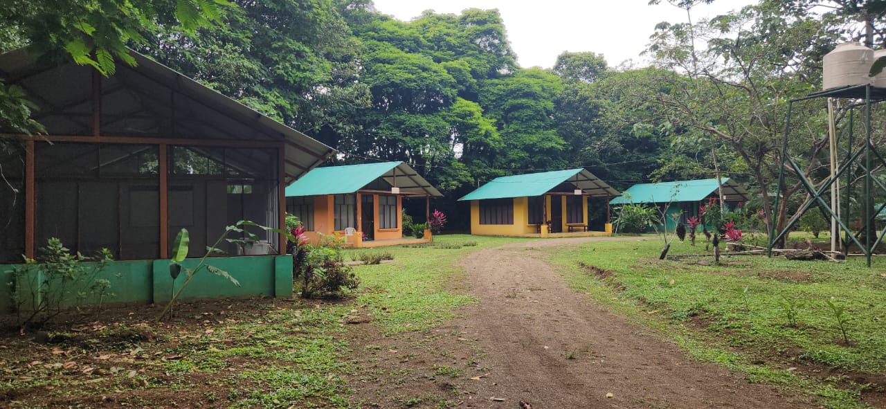 Camaquiri lodges exterior
